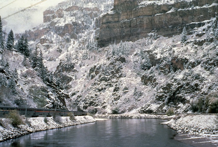 <i>California Zephyr</i> skirting the Colorado River in Glenwood Canyon, Colo., 1980s.